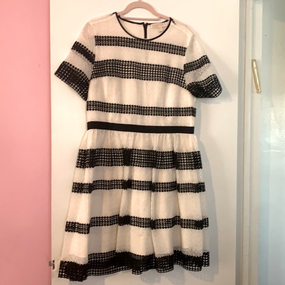 Gorgeous black and white lace Michael Kors dress size 4 - Picture 1 of 7